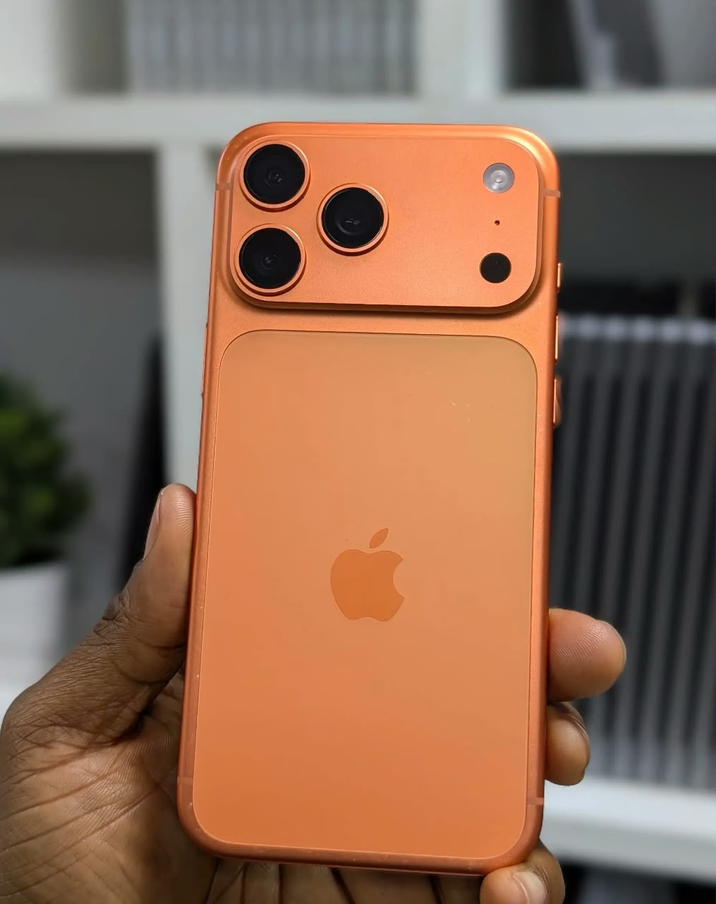 iPhone 17 pro - Back